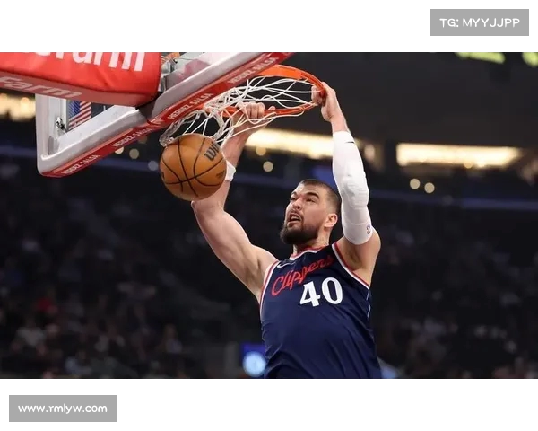 灰熊快速反击伊迪强起暴扣引爆全场实现2加1神操作 灰熊快速反击伊迪强起暴扣引爆全场实现2加1神操作